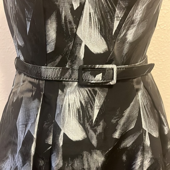 NWT White House Black Market Strapless Feather-Print Dress Size 4 - Picture 3 of 7